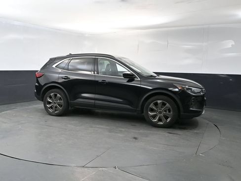 Used 2024 Ford Escape Platinum AWD/4WD image 7