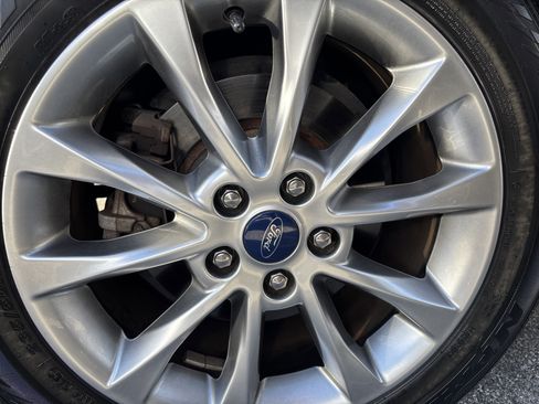 Used 2017 Ford Fusion SE image 26