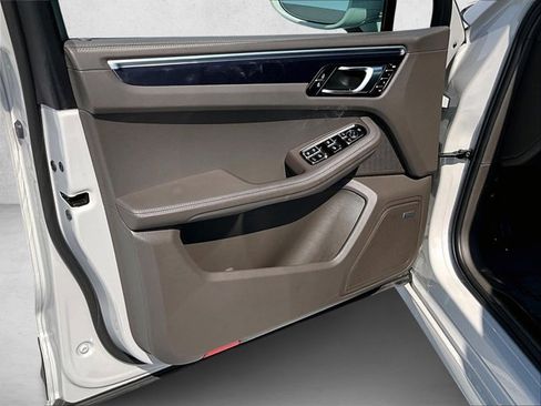 Used 2022 Porsche Macan GTS image 18