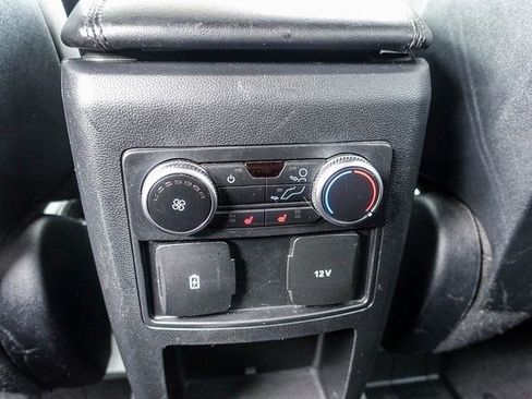 Used 2020 Ford Explorer XLT w/ Comfort Package image 11