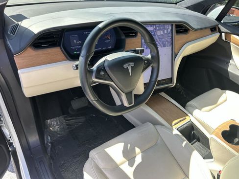 Used 2020 Tesla Model X Long Range image 2