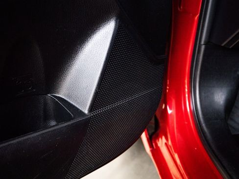 Used 2018 Toyota Corolla LE image 20