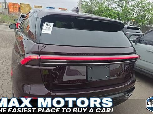 Used 2024 Lincoln Nautilus Premier AWD/4WD image 6
