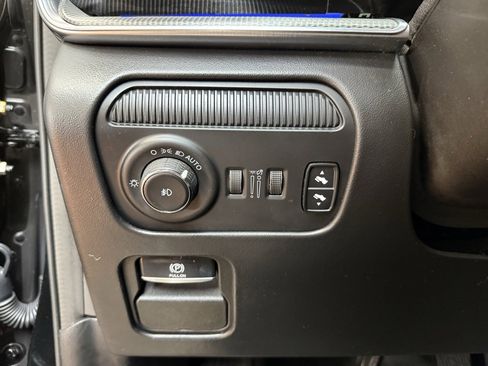 Used 2022 Jeep Grand Wagoneer Series II image 25