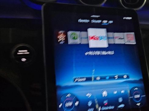 New 2025 Mercedes-Benz GLC 300 image 11