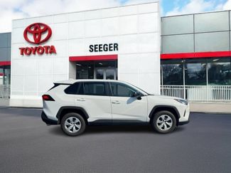 Used 2022 Toyota RAV4 LE w/ Carpet Mat Package (TMS) AWD/4WD video 2