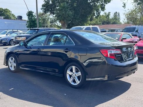 Used 2012 Toyota Camry SE FWD image 13
