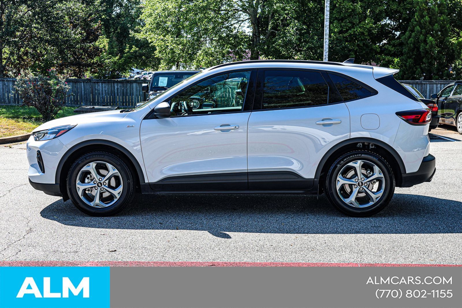 Used 2025 Ford Escape ST-Line FWD image 9