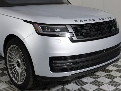 Used 2023 Land Rover Range Rover SE image 45