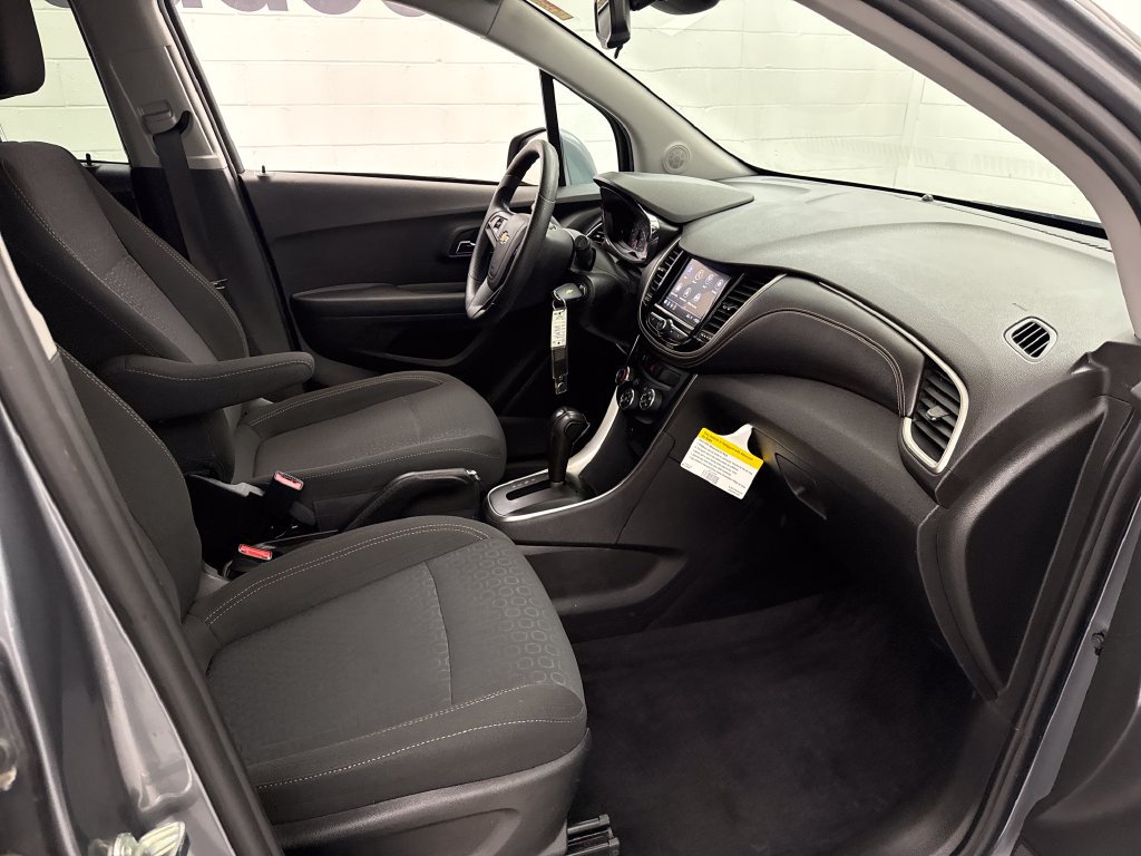 Used 2020 Chevrolet Trax LS w/ Tint and Cruise Package AWD/4WD image 25