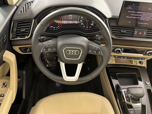 Used 2023 Audi Q5 2.0T Premium w/ Convenience Package AWD/4WD image 13