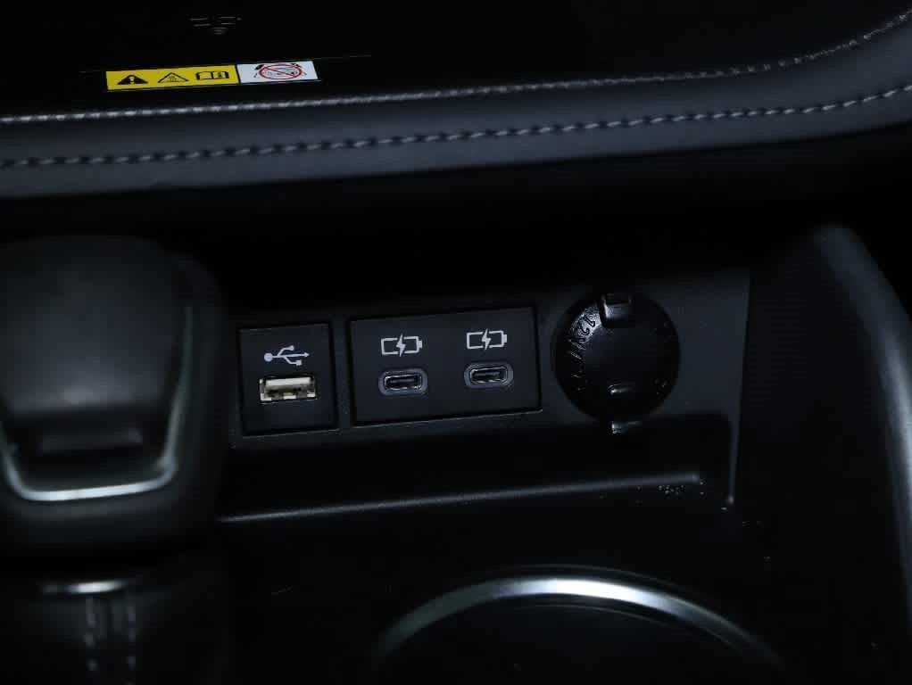 Used 2023 Toyota Highlander XLE FWD image 27