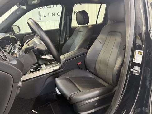Used 2025 Mercedes-Benz GLB 250 image 9