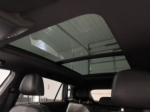 Certified 2020 Volkswagen Atlas Cross Sport SE w/ Panoramic Sunroof Package image 22