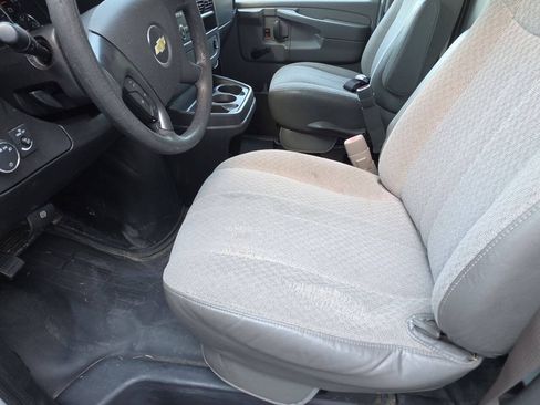 Used 2013 Chevrolet Express 3500 Extended RWD image 4
