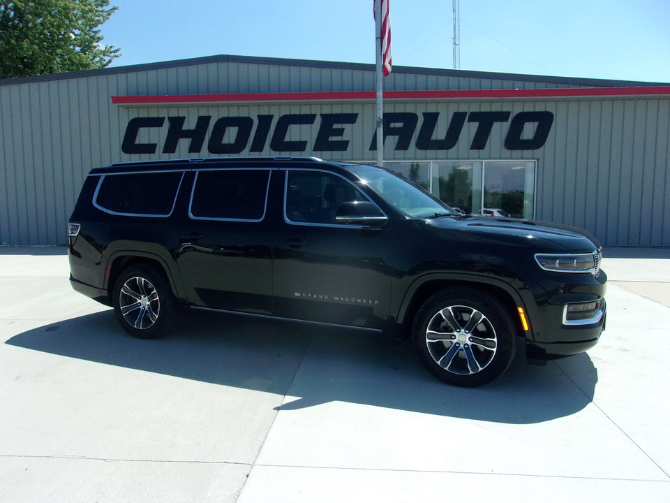 Used 2024 Jeep Grand Wagoneer L 4WD w/ Flexible Seating Group image 2