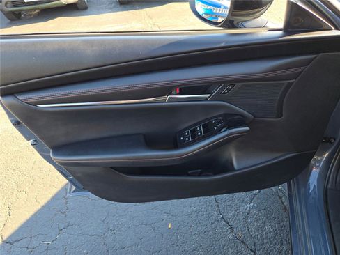 Used 2024 MAZDA MAZDA3 s image 21