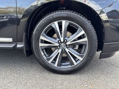 Used 2018 Nissan Pathfinder Platinum AWD/4WD image 11