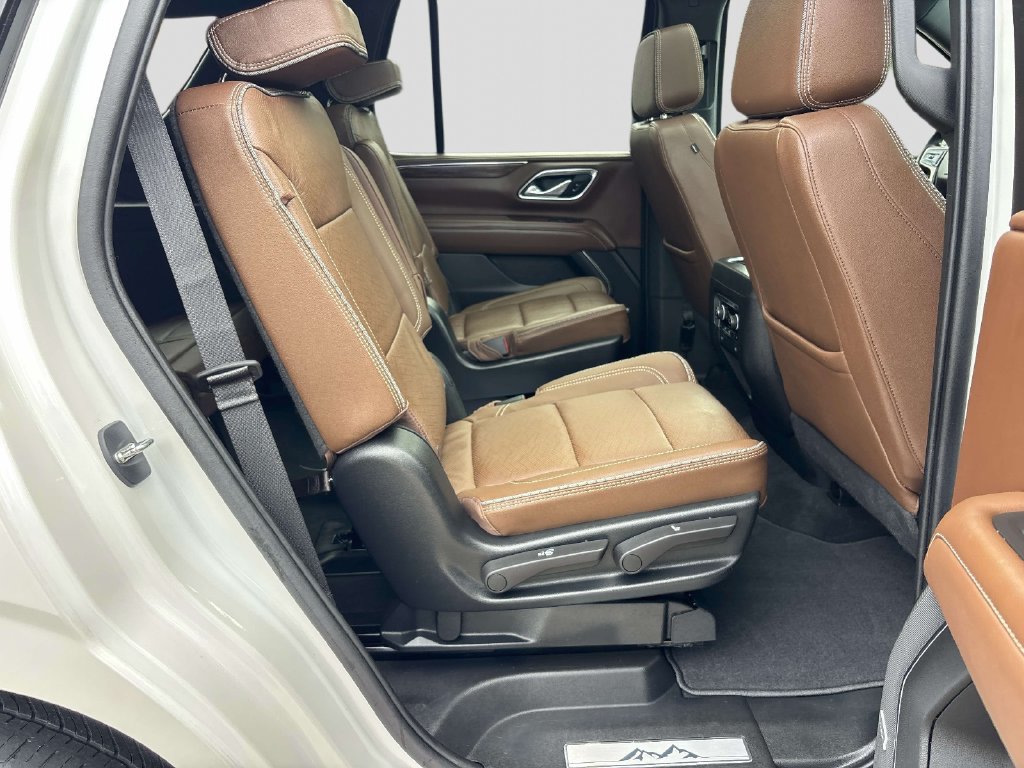 Used 2023 Chevrolet Tahoe High Country AWD/4WD image 17