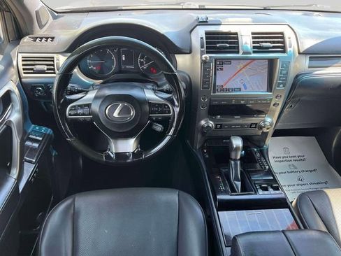 Used 2020 Lexus GX 460 Premium w/ Premium Package image 14