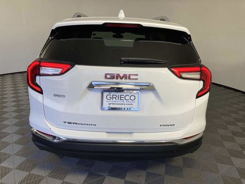 Used 2024 GMC Terrain SLT AWD/4WD image 7