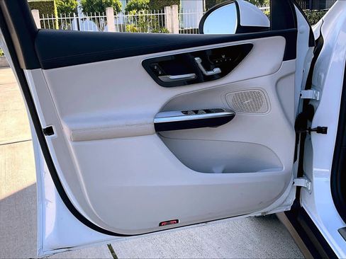 Used 2025 Mercedes-Benz GLC 300 image 21