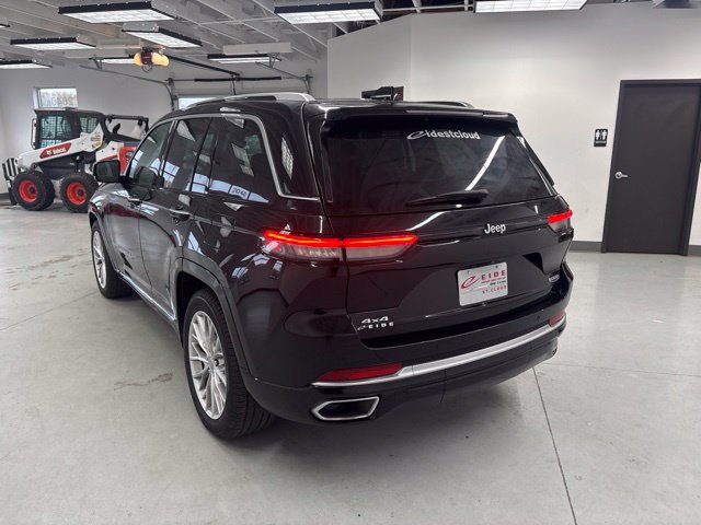 Used 2023 Jeep Grand Cherokee Summit w/ Luxury Tech Group V AWD/4WD image 6