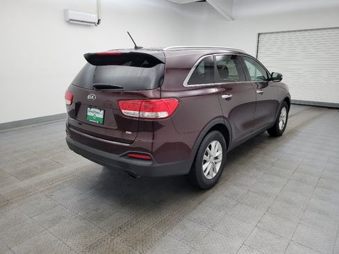 Used 2016 Kia Sorento FWD image 9