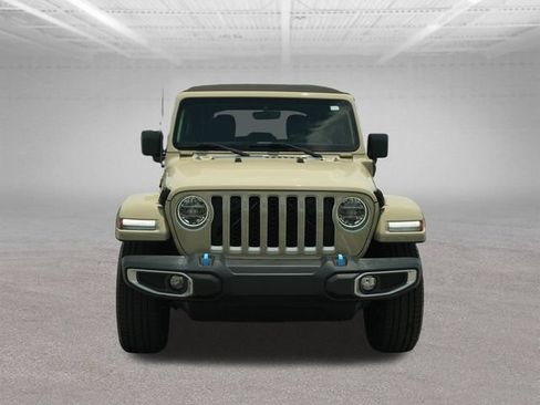 Used 2022 Jeep Wrangler Unlimited Sahara AWD/4WD image 2