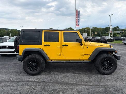 Used 2015 Jeep Wrangler Unlimited Rubicon w/ Dual Top Group AWD/4WD image 7