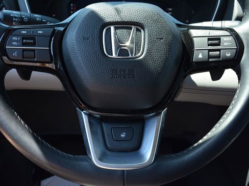 Used 2023 Honda Pilot Elite image 32