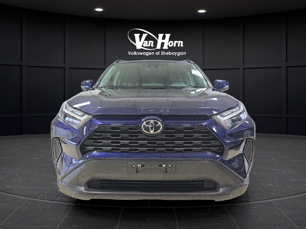 Used 2025 Toyota RAV4 XLE AWD/4WD image 2