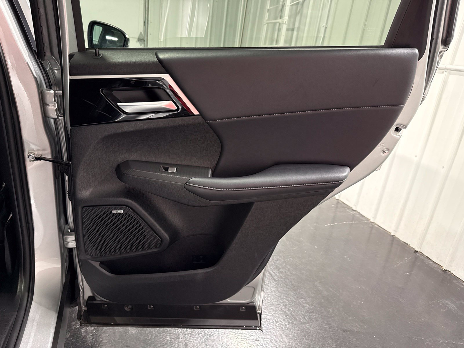Used 2025 Mitsubishi Outlander SE AWD/4WD image 17