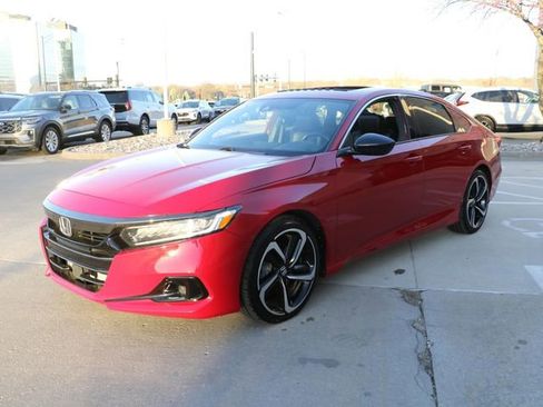Used 2021 Honda Accord Sport image 2
