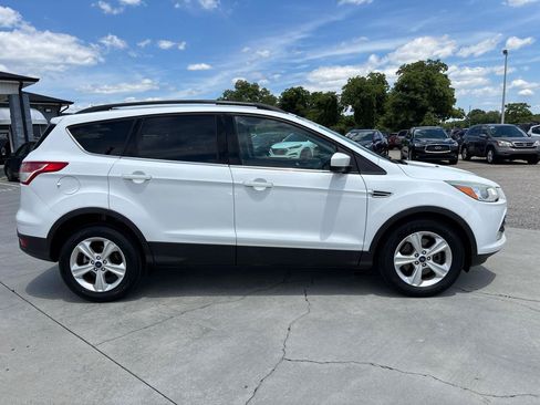 Used 2014 Ford Escape SE w/ Equipment Group 201A FWD image 3