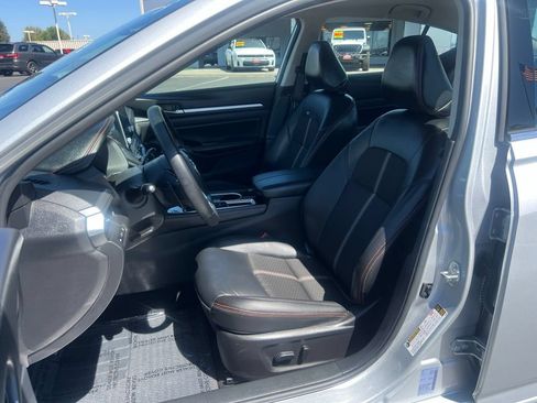 Used 2025 Nissan Altima 2.5 SR FWD image 31