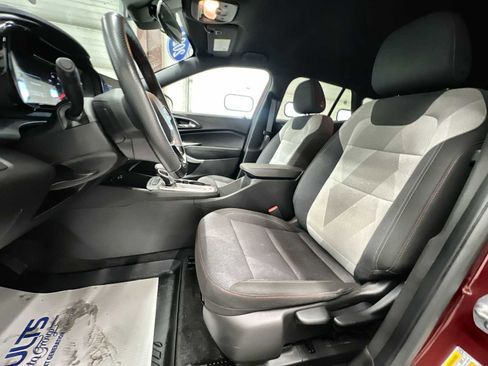 Used 2024 Chevrolet Trax RS image 13