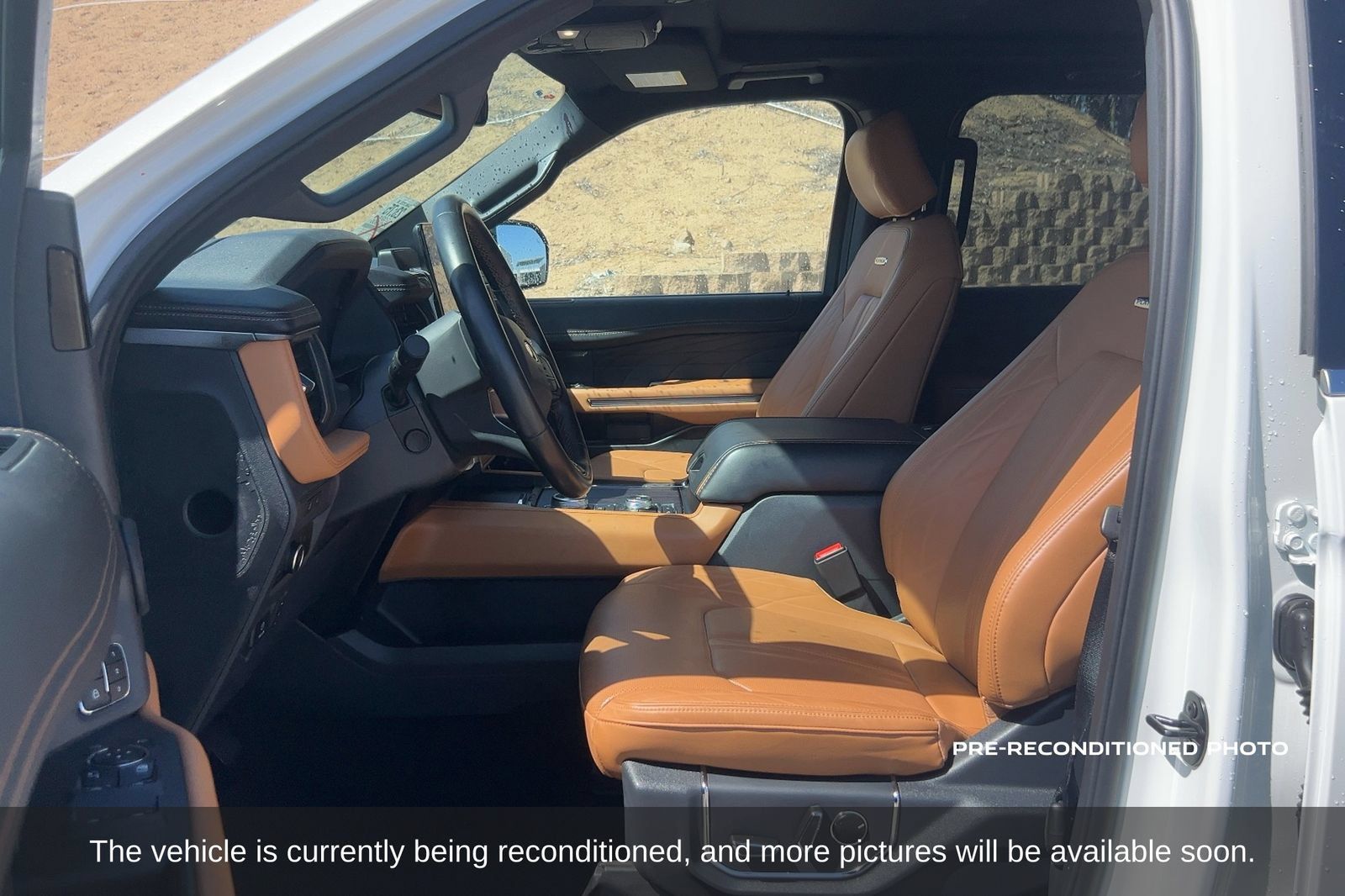 Used 2024 Ford Expedition Max Platinum AWD/4WD image 11
