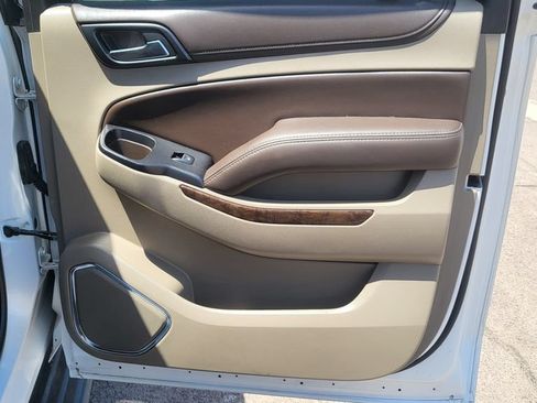 Used 2017 Chevrolet Suburban LT RWD image 25