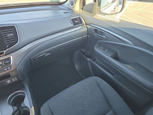 Used 2023 Honda Ridgeline Sport image 12