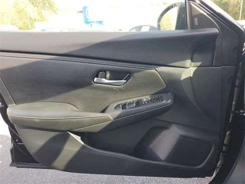 Used 2025 Nissan Sentra SV image 29