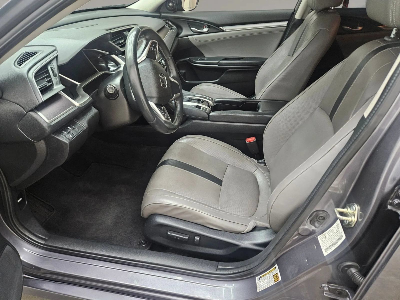 Used 2017 Honda Civic Touring image 10