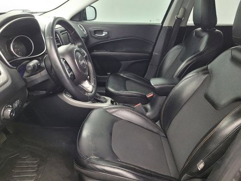 Used 2018 Jeep Compass Latitude FWD image 17