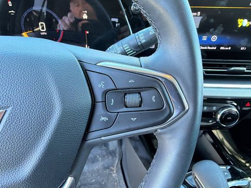 Used 2025 Chevrolet Trax LT w/ Driver Confidence Package image 27