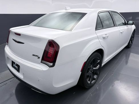 Used 2023 Chrysler 300 S RWD image 7