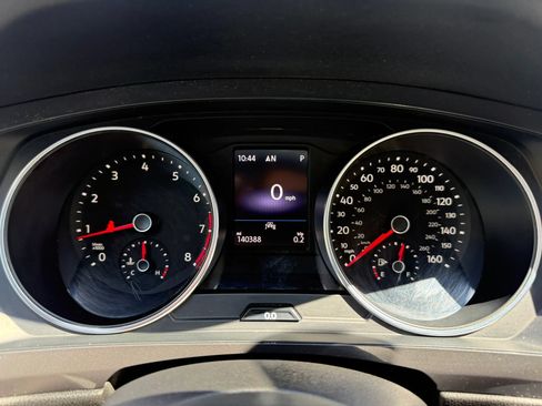 Used 2021 Volkswagen Tiguan SE FWD image 12