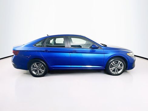 Used 2024 Volkswagen Jetta SE w/ Panoramic Sunroof Package image 10