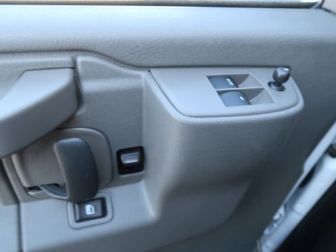 Used 2025 Chevrolet Express 3500 LS RWD image 19