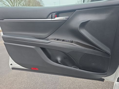 Used 2021 Toyota Camry SE image 27