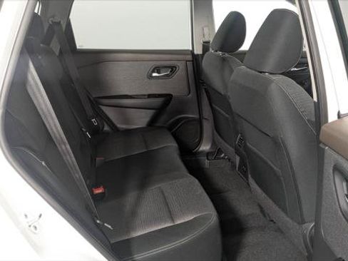 Used 2022 Nissan Rogue SV FWD image 19